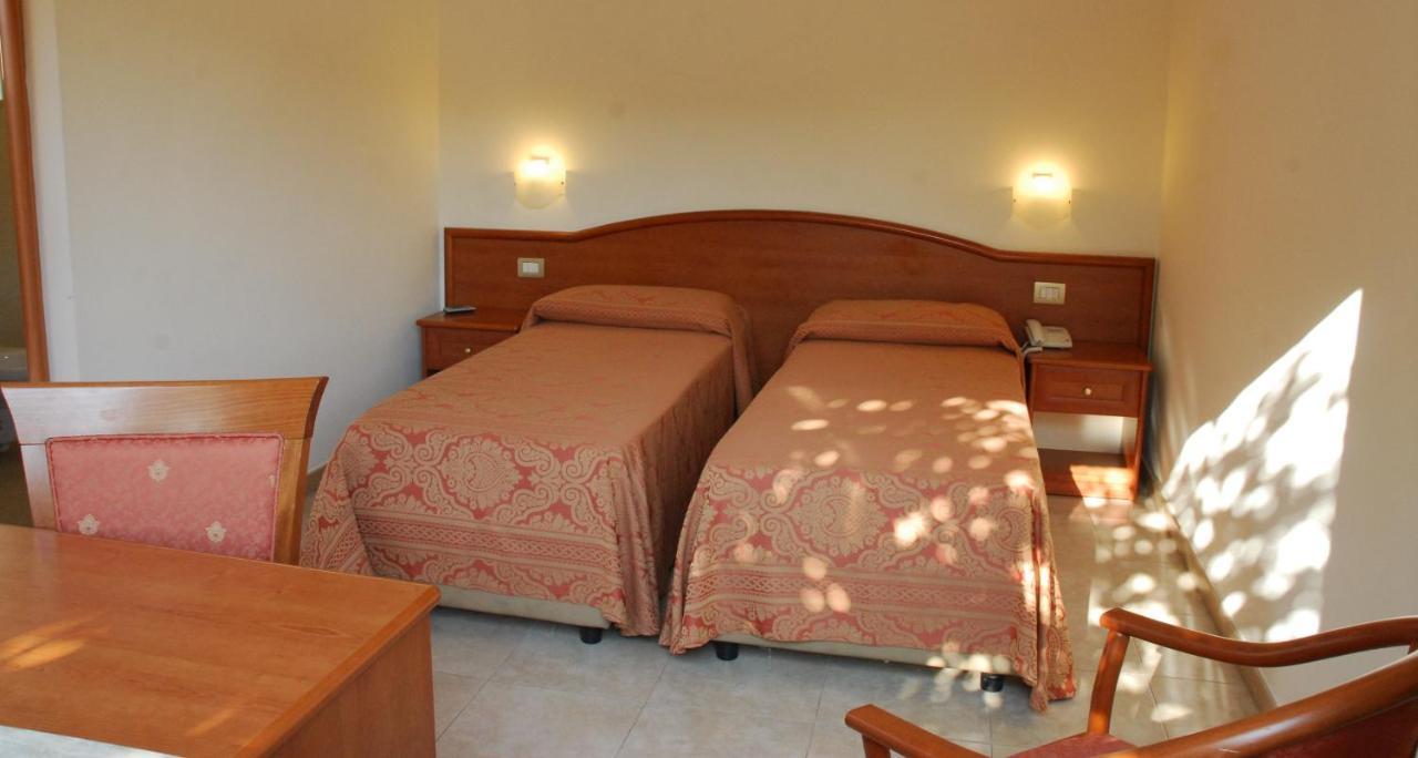 מודוניו Hotel Giardino מראה חיצוני תמונה
