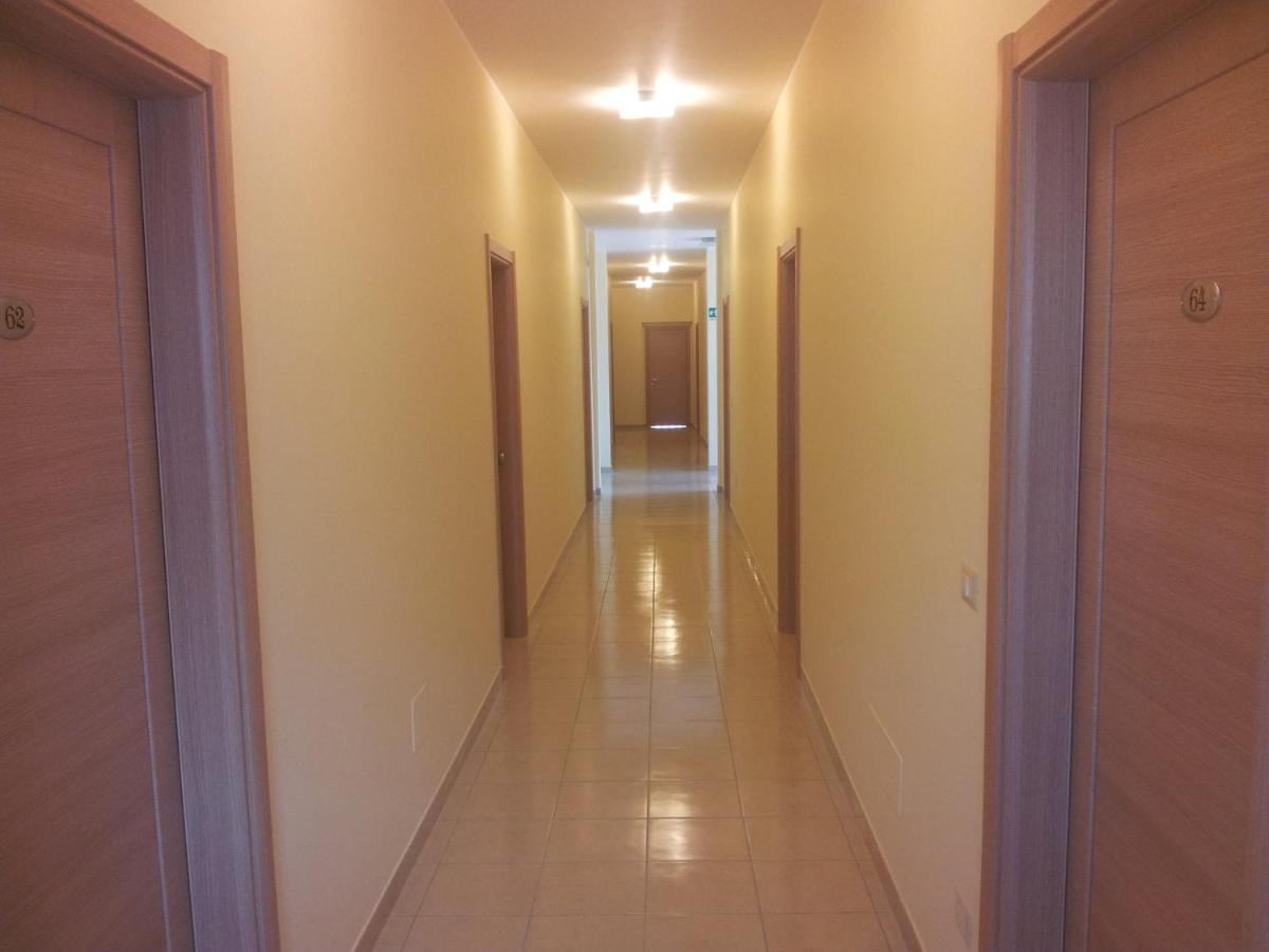 מודוניו Hotel Giardino מראה חיצוני תמונה