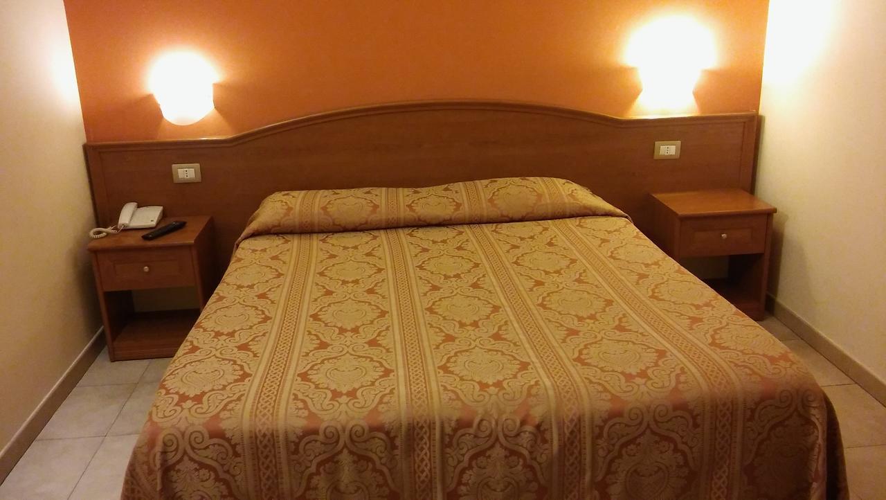 מודוניו Hotel Giardino מראה חיצוני תמונה